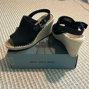 Toms Monica Black Oxford Wedge Sandals